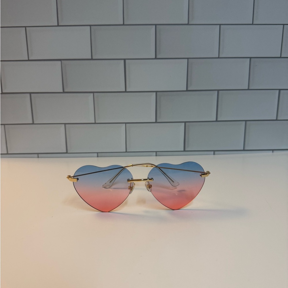 Heart-Shaped Gradient Sunglasses